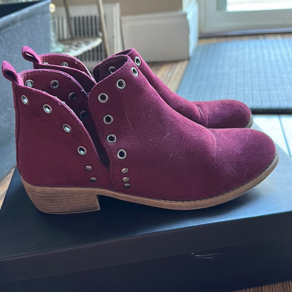 Bootie‎